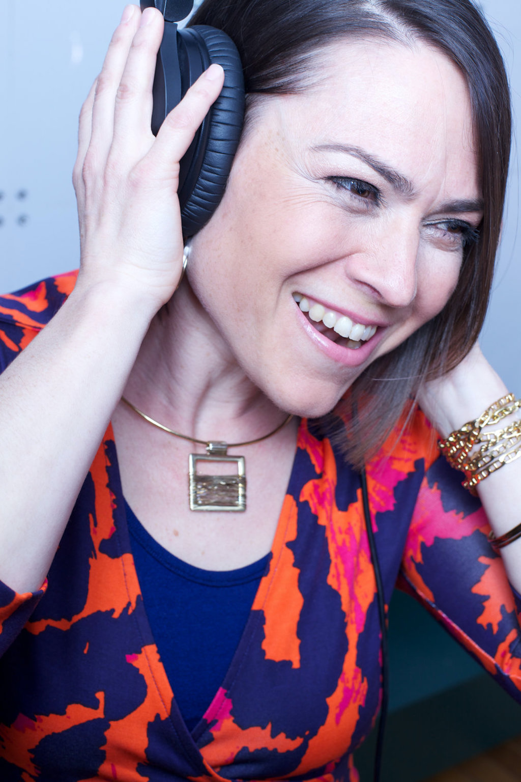 OrLeftHeadphones101304_Gretchen+Elise_049_s