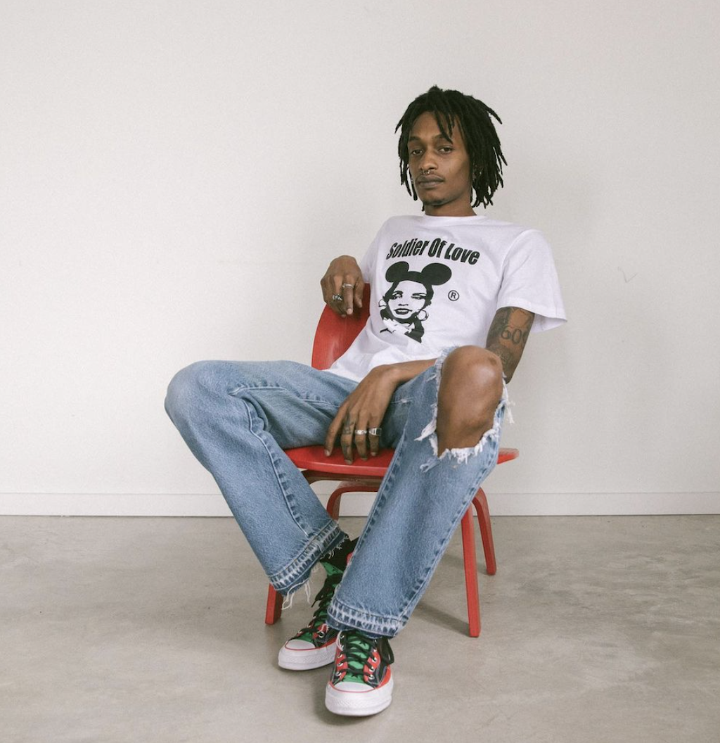 Simplistic – A Non-Average Fashion Brand