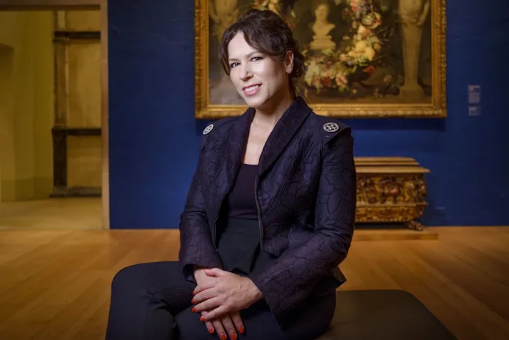 Elissa Bloom: Connected