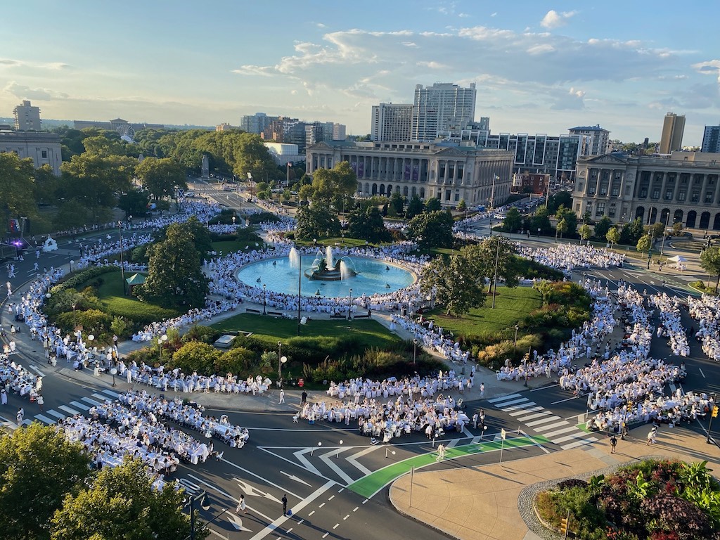 Le Dîner en Blanc - Tenth Anniversary