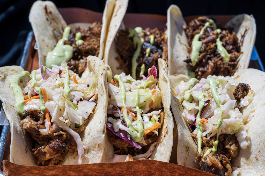 Holy 'Que Smokehouse Tom Peters