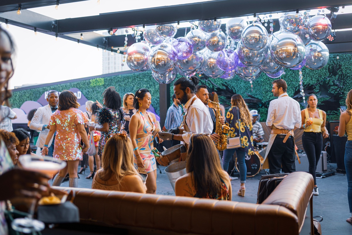 Cirque du Stratus at Stratus Lounge