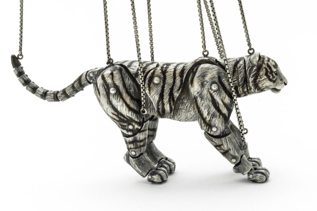 In Motion Invitational Jewelry Exhibition at Gravers Lane